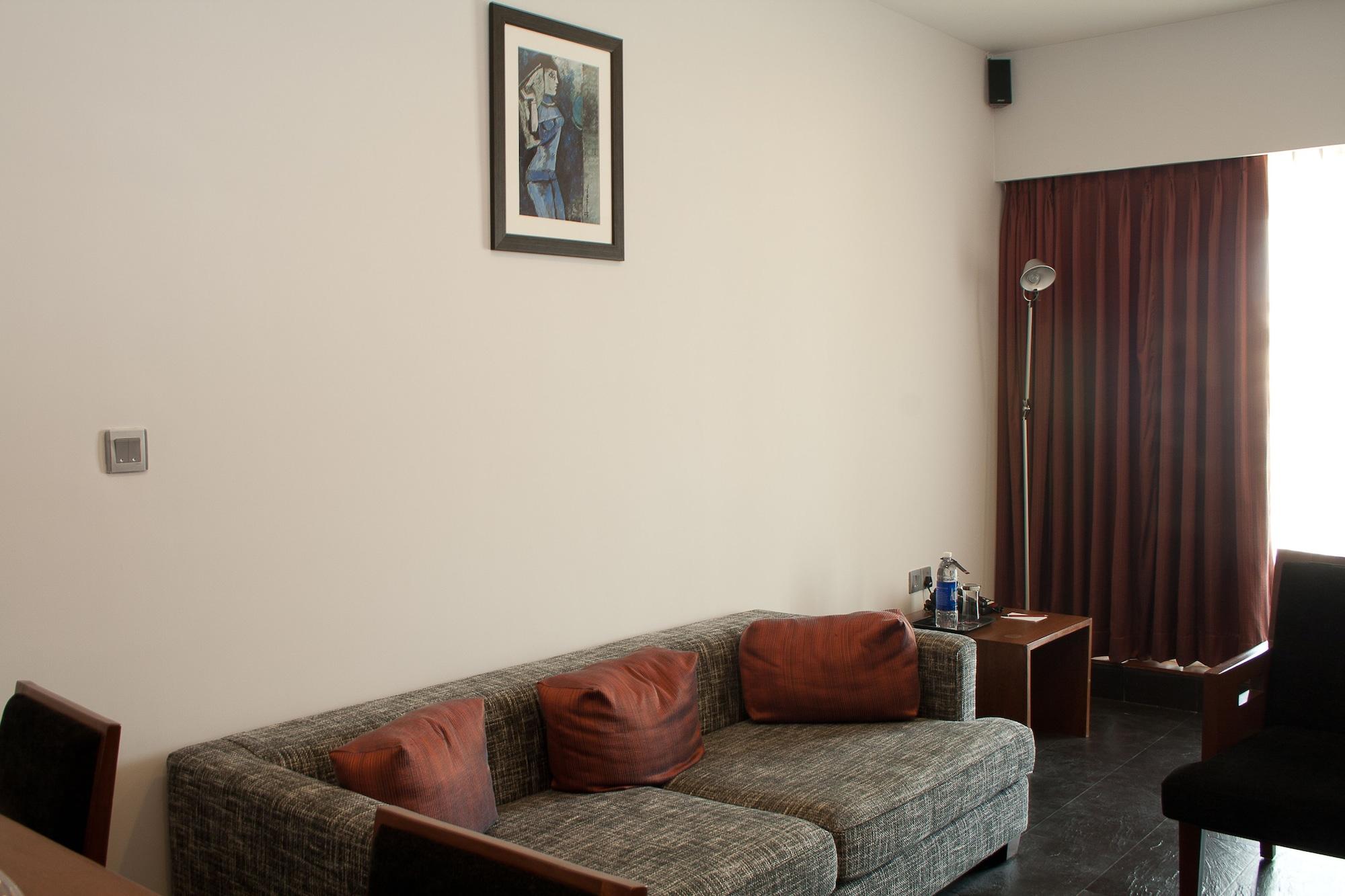 Hotel Parc Estique Пюн Екстериор снимка