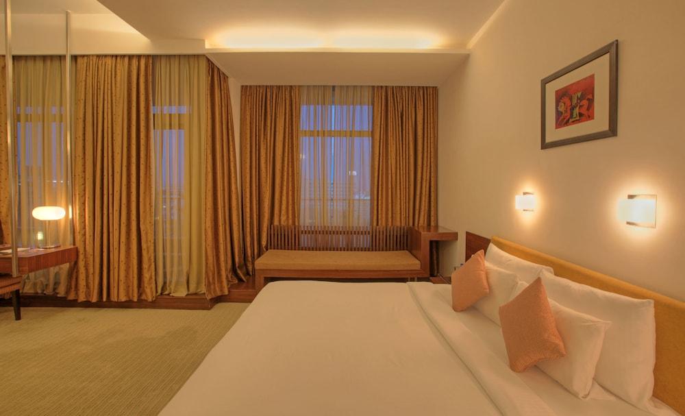 Hotel Parc Estique Пюн Екстериор снимка