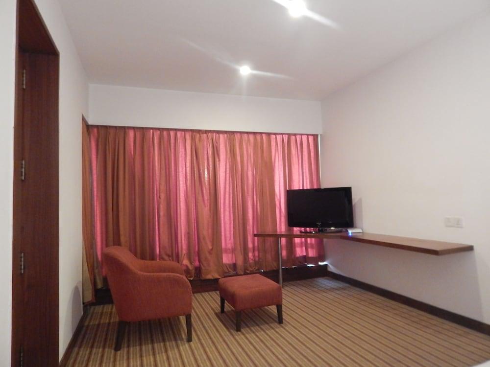 Hotel Parc Estique Пюн Екстериор снимка