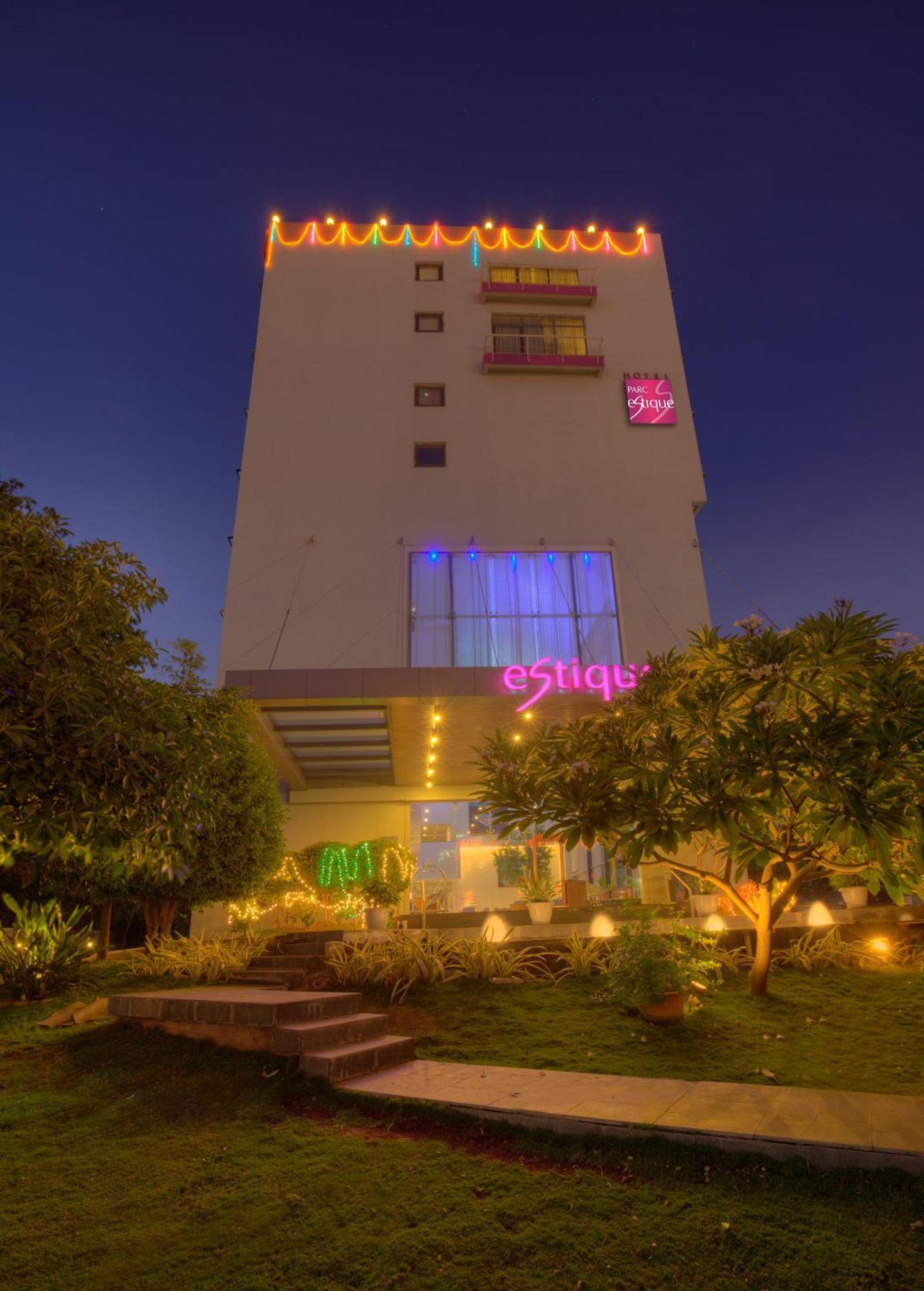 Hotel Parc Estique Пюн Екстериор снимка