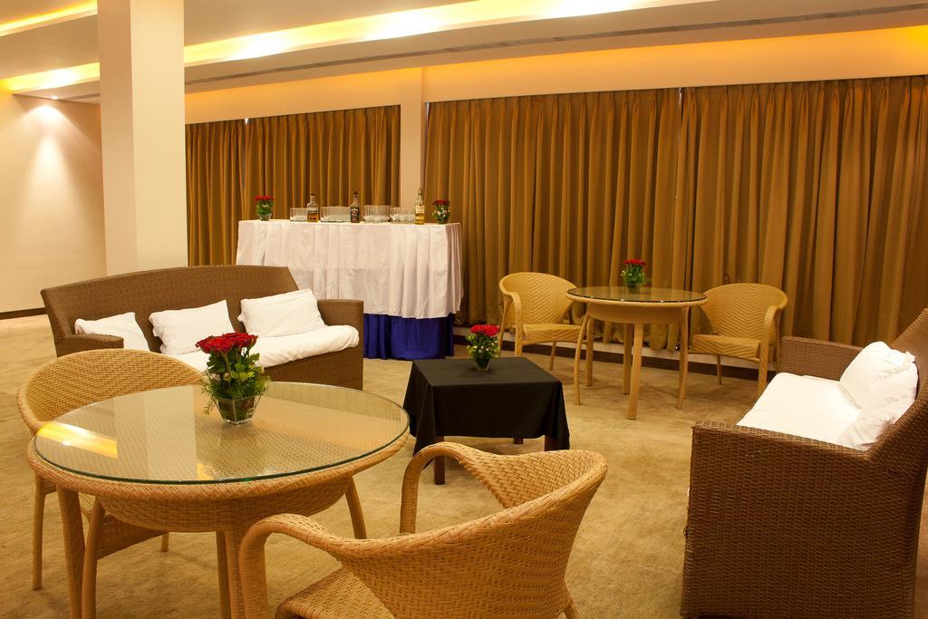 Hotel Parc Estique Пюн Екстериор снимка