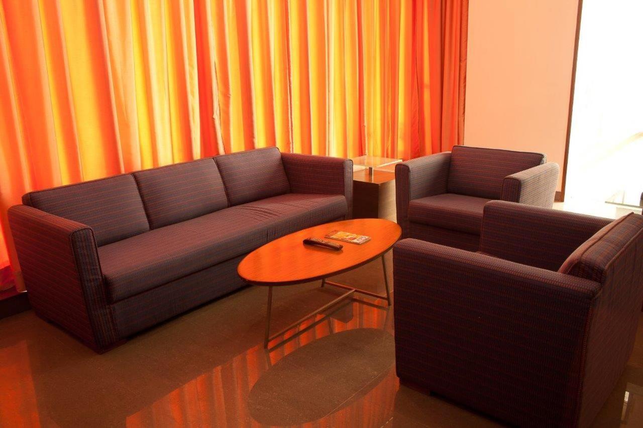 Hotel Parc Estique Пюн Екстериор снимка